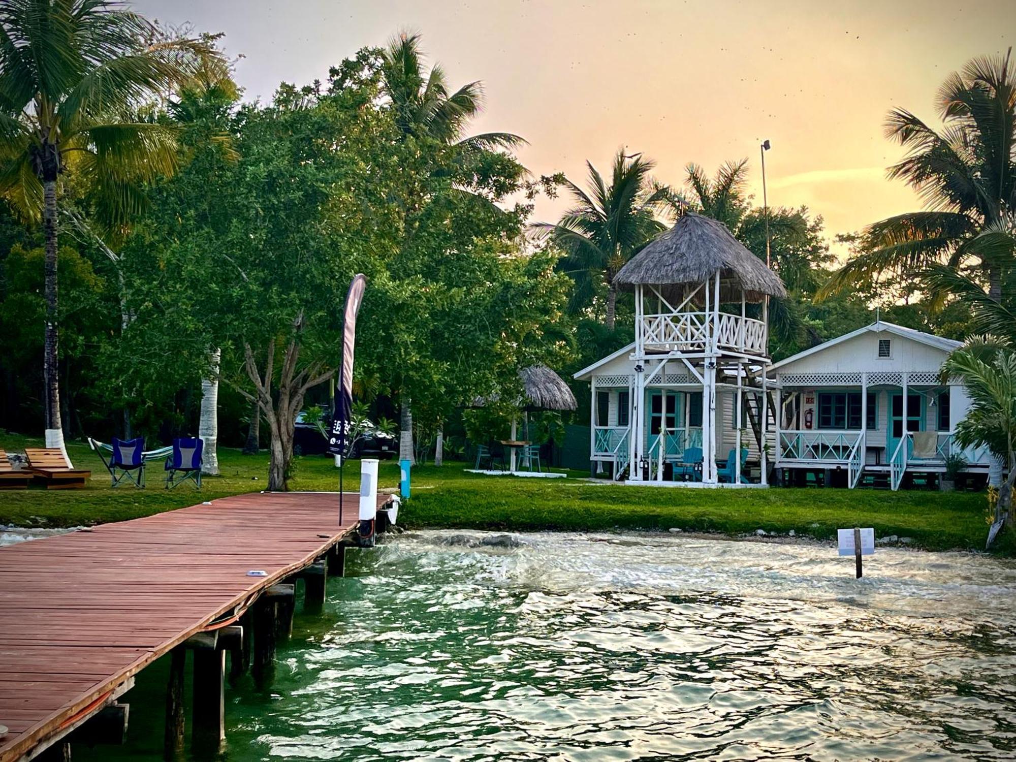 Cabana Con Muelle Privado En La Laguna De Bacalar Exterior photo